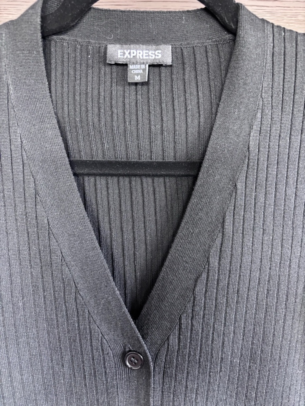 Express Black Ribbed V-Neck cropped Button Cardigan - Picture 6 of 8